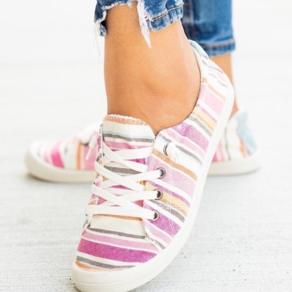 Super Comfortable Striped Sneakers
